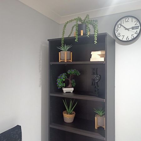 Homey Studio In Newport Perfect For Couples & Travelers Esterno foto