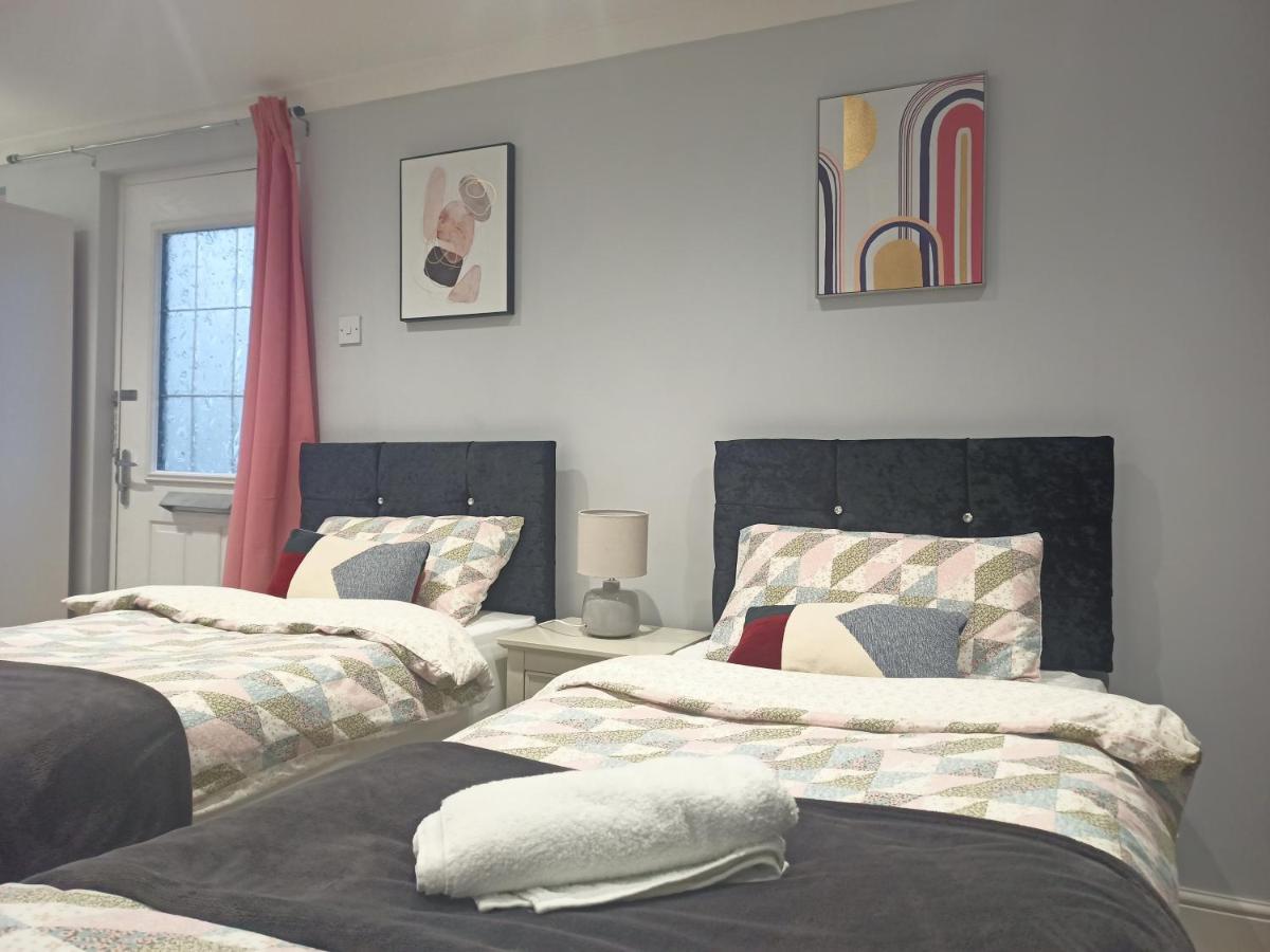 Homey Studio In Newport Perfect For Couples & Travelers Esterno foto
