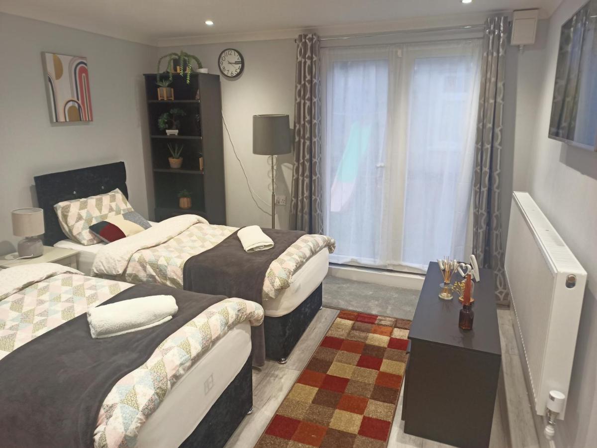 Homey Studio In Newport Perfect For Couples & Travelers Esterno foto