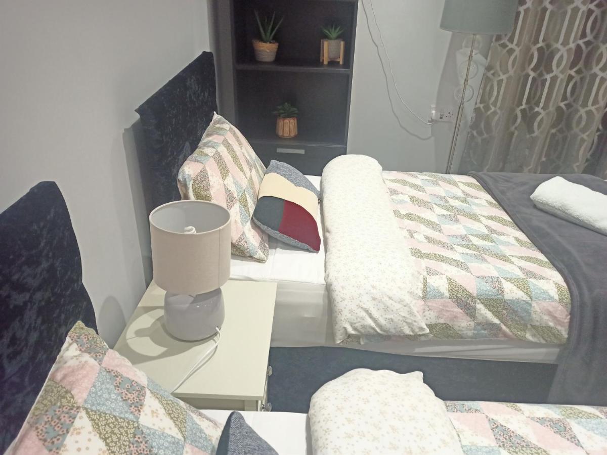 Homey Studio In Newport Perfect For Couples & Travelers Esterno foto