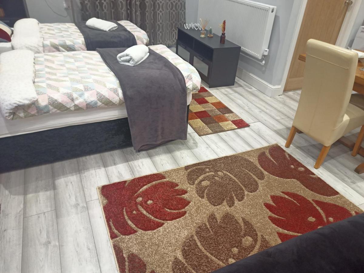 Homey Studio In Newport Perfect For Couples & Travelers Esterno foto