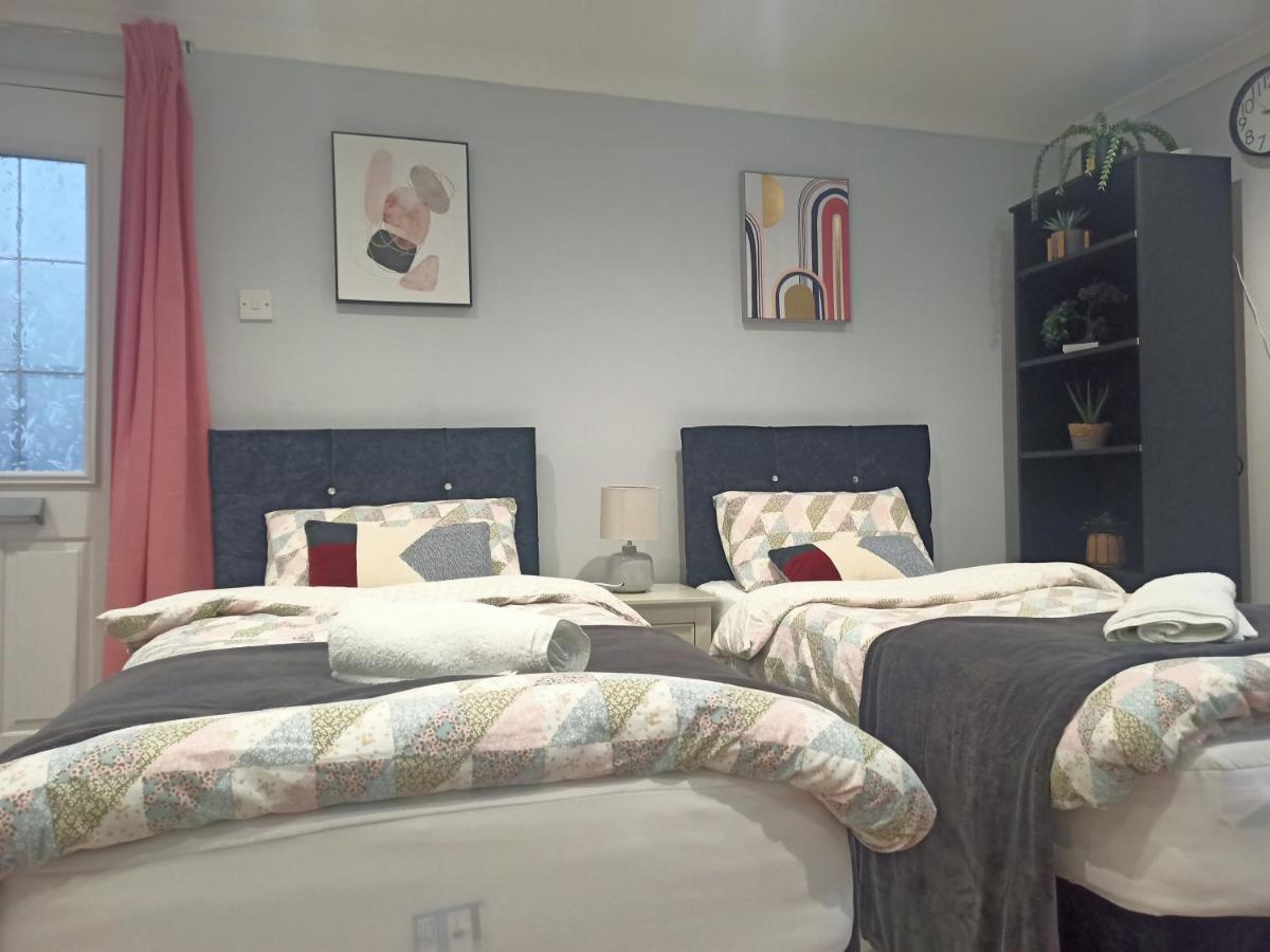 Homey Studio In Newport Perfect For Couples & Travelers Esterno foto