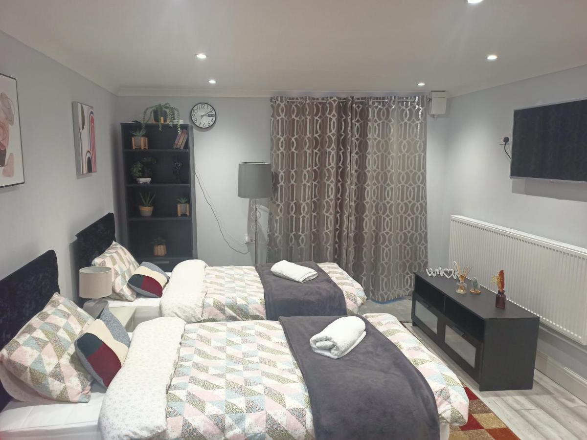 Homey Studio In Newport Perfect For Couples & Travelers Esterno foto