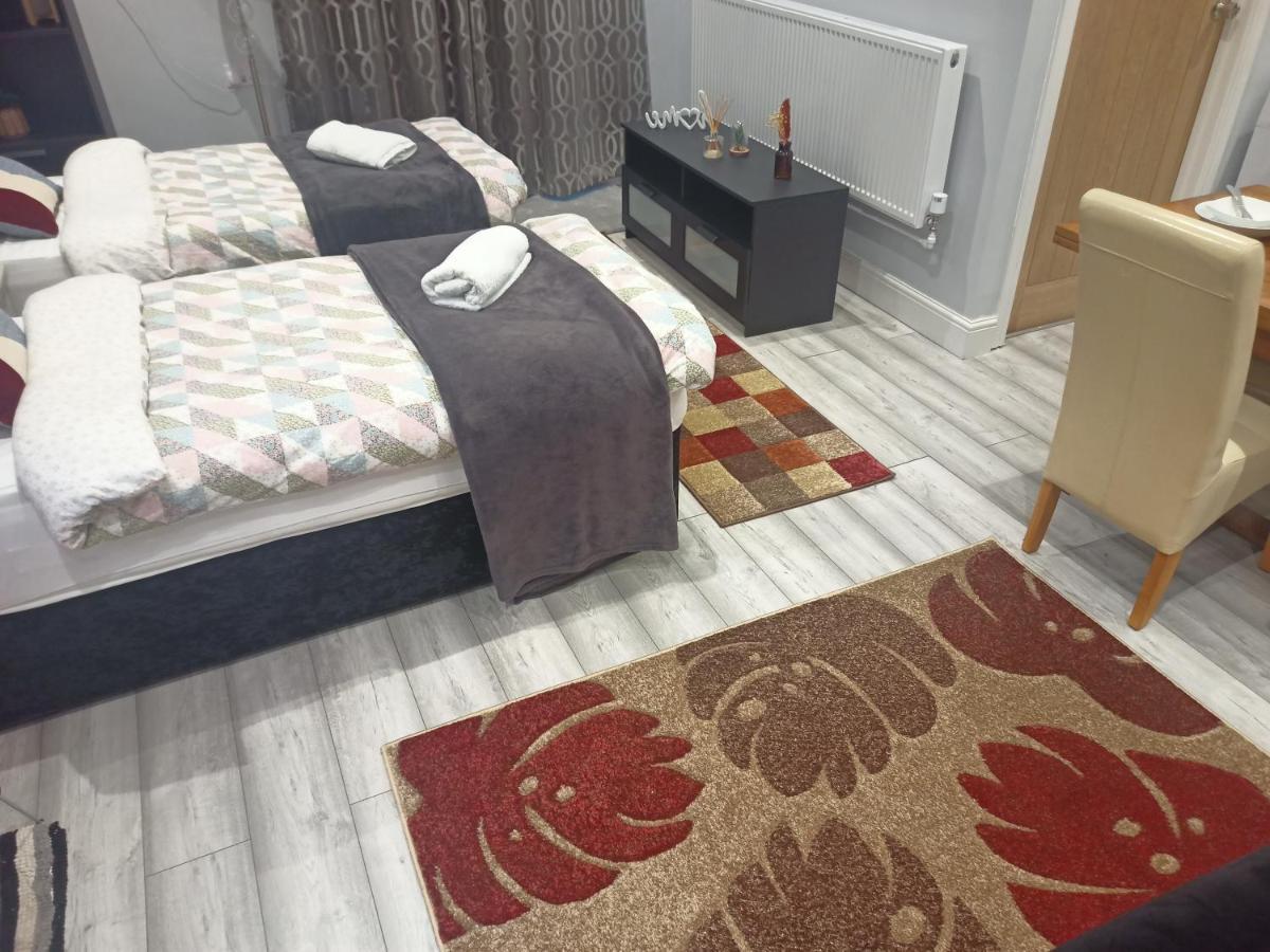 Homey Studio In Newport Perfect For Couples & Travelers Esterno foto
